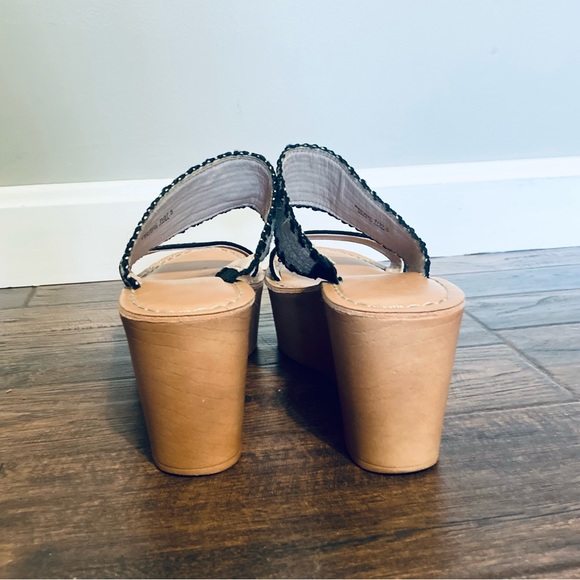 Chinese Laundry Platform Sandals - Picture 2 of 3